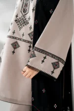 Jazmin 3PC Dhanak Embroidered Suit with Chiffon Embroidered Dupatta & Trouser – BIC 4192 - Image 4